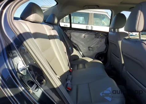 2005 Acura Tsx z USA, uszkodzony, nr VIN JH4CL96845C033707